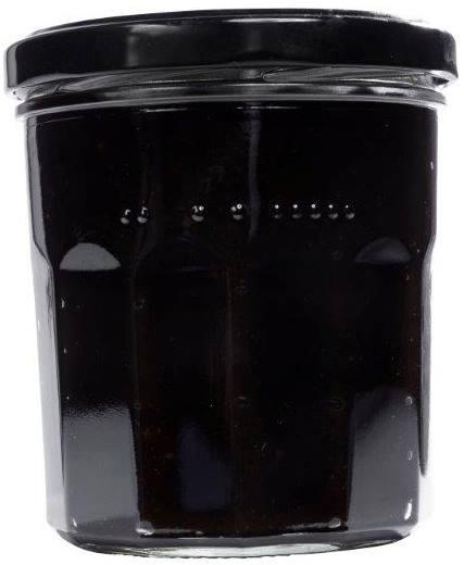 Vier zylindrische Trinkgläser mit leicht konischer Form und facettiertem Design, aus klarem Glas, auf weißem Hintergrund nebeneinander stehend.