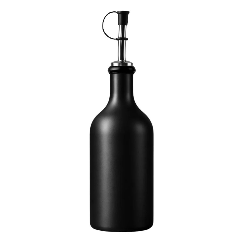 Ein schwarzes Flaschenset mit Ausgießer, bestehend aus einer hochwertigen Glasflasche und einem passgenauen, schwarzen Ausgießer, ideal für präzises Dosieren von Flüssigkeiten in Küche und Bar.