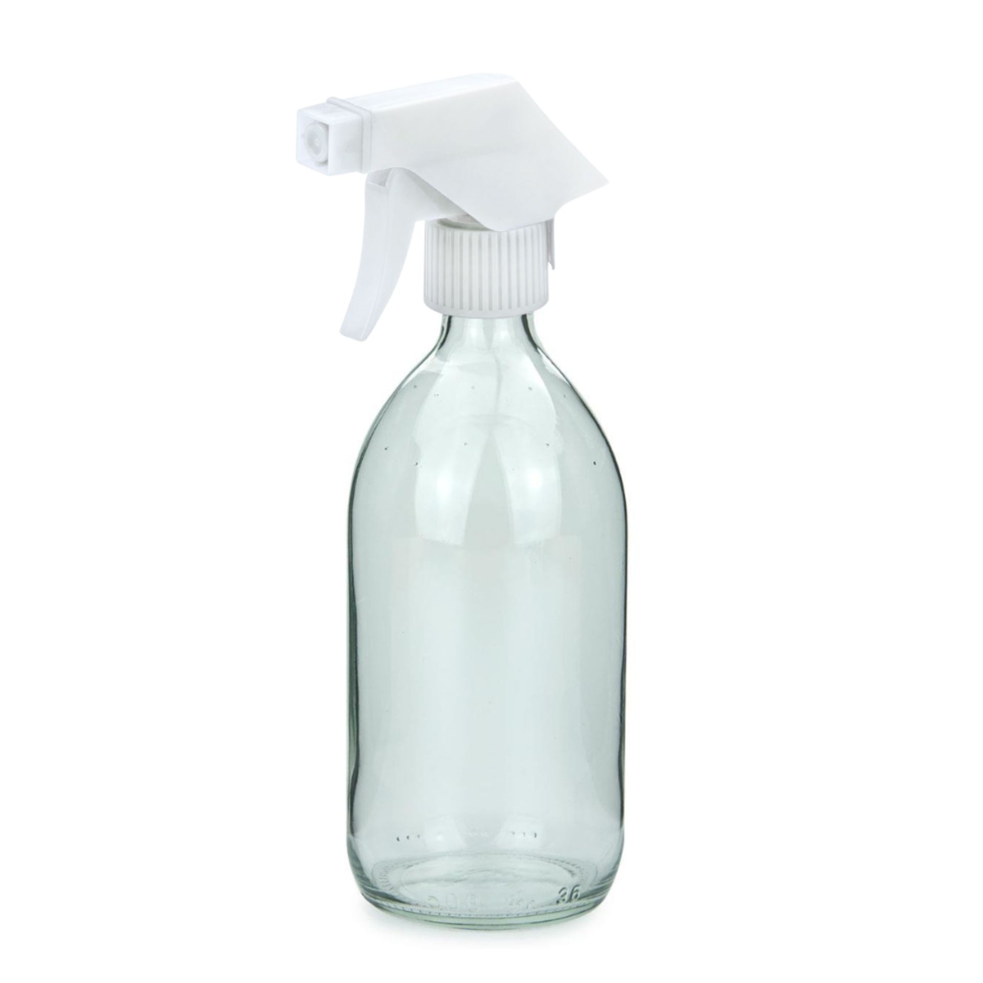 Transparente 500-ml-Sprühflasche aus Kunststoff mit weißem Trigger-Sprühkopf, auf neutralem Hintergrund.