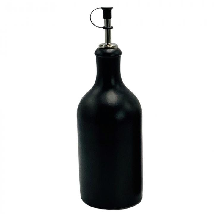 Schwarze Glasflasche mit praktischem Ausgießer – Einzelstück für Küche und Bar Ein schwarzes Flaschenset mit Ausgießer, bestehend aus einer hochwertigen Glasflasche und einem passgenauen, schwarzen Ausgießer, ideal für präzises Dosieren von Flüssigkeiten in Küche und Bar.