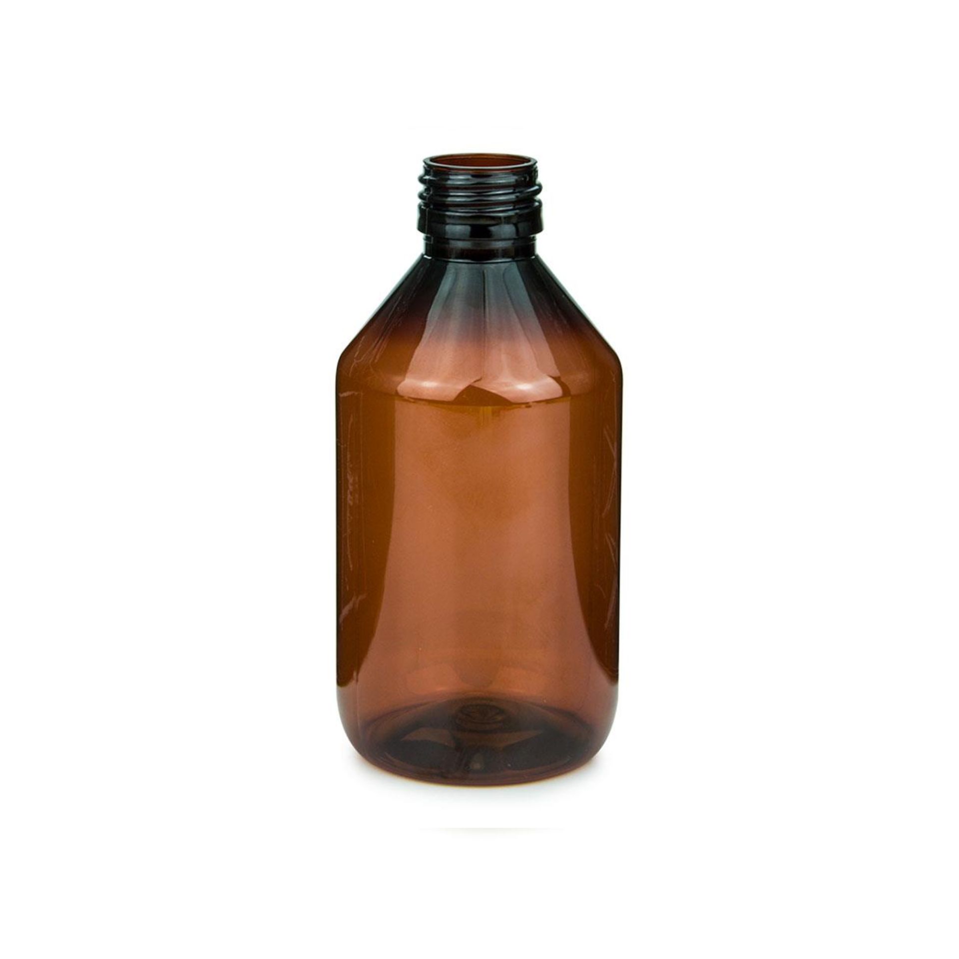Einzigartiges Kunstvoll Gestaltetes Trinkglas aus Recyceltem Material Leere, transparente Glasflasche ohne Etikett oder Verschluss, stehend auf weißem Hintergrund.