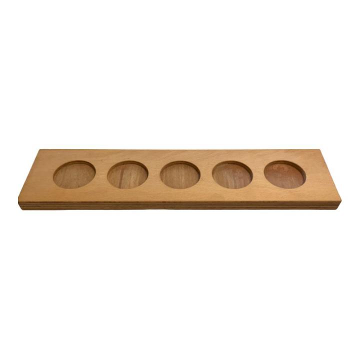 Gewürzregal aus Multiplex Holz mit 5 Gläsern – Wandregal für Küche und Vorratsraum Gewürzregal aus Multiplexholz mit fünf Ebenen zur Aufbewahrung von Gewürzen, ideal für eine übersichtliche und platzsparende Organisation in der Küche.