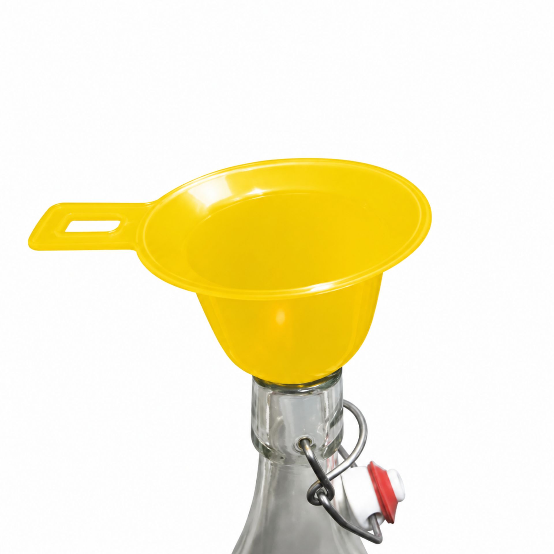 Kunststofftrichter in Gelb mit einem Durchmesser von 1,1 cm, ideal zum Abfüllen von Flüssigkeiten in Flaschen, auf einer Webseite für Flaschen, Gläser und Dosen.
