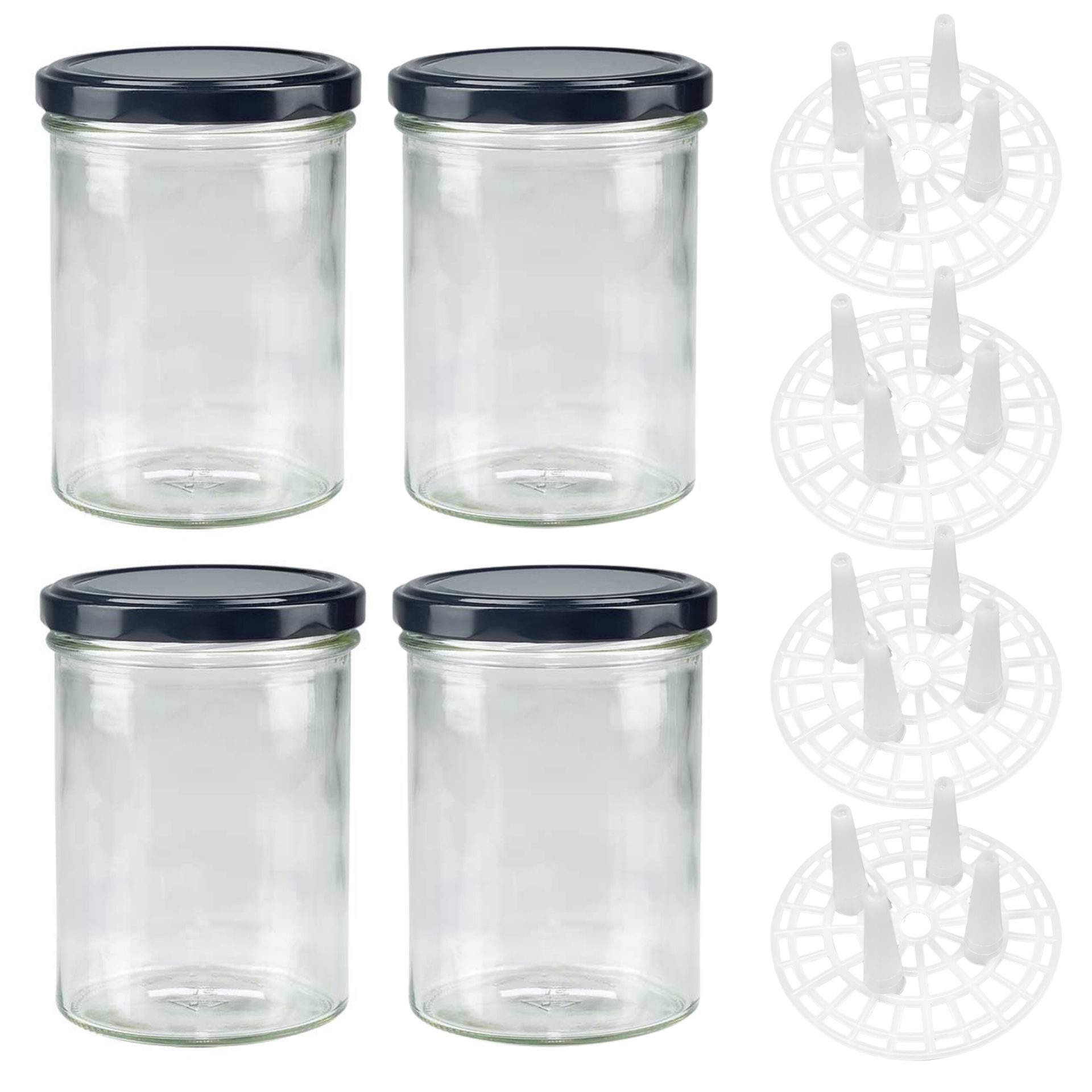 Grünes Vio-Flasche 1,5L aus 100% Recycling-PET mit griffigem Design auf weißem Hintergrund Leere, transparente Glasflasche mit langem Hals und ohne Etikett vor weißem Hintergrund.