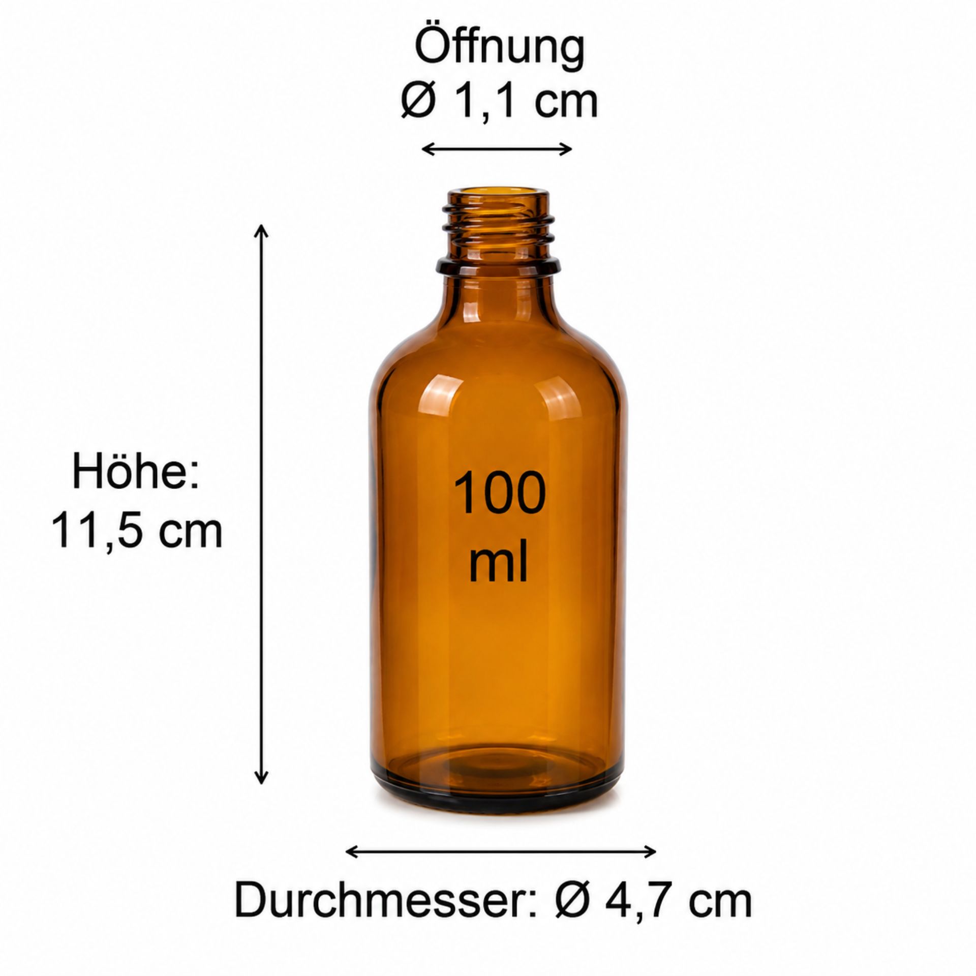 Ein Stapel leerer Getränkedosen in verschiedenen Farben, bereit zur Wiederverwertung, auf einem Betonboden, mit einem grauen Hintergrund.