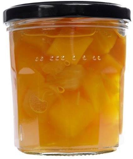 Vier klare Glasflaschen mit goldfarbenen Schraubdeckeln, jeweils 324 ml Fassungsvermögen, stehen nebeneinander auf weißem Hintergrund.