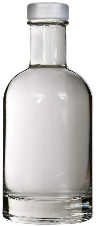 Glasflasche 200ml mit kupfernem oder silbernem Deckel - Elegantes Design für Getränke und Aufbewahrung Klare 200-ml-Glasflasche mit silberfarbenem Schraubdeckel, stehend auf weißem Hintergrund.