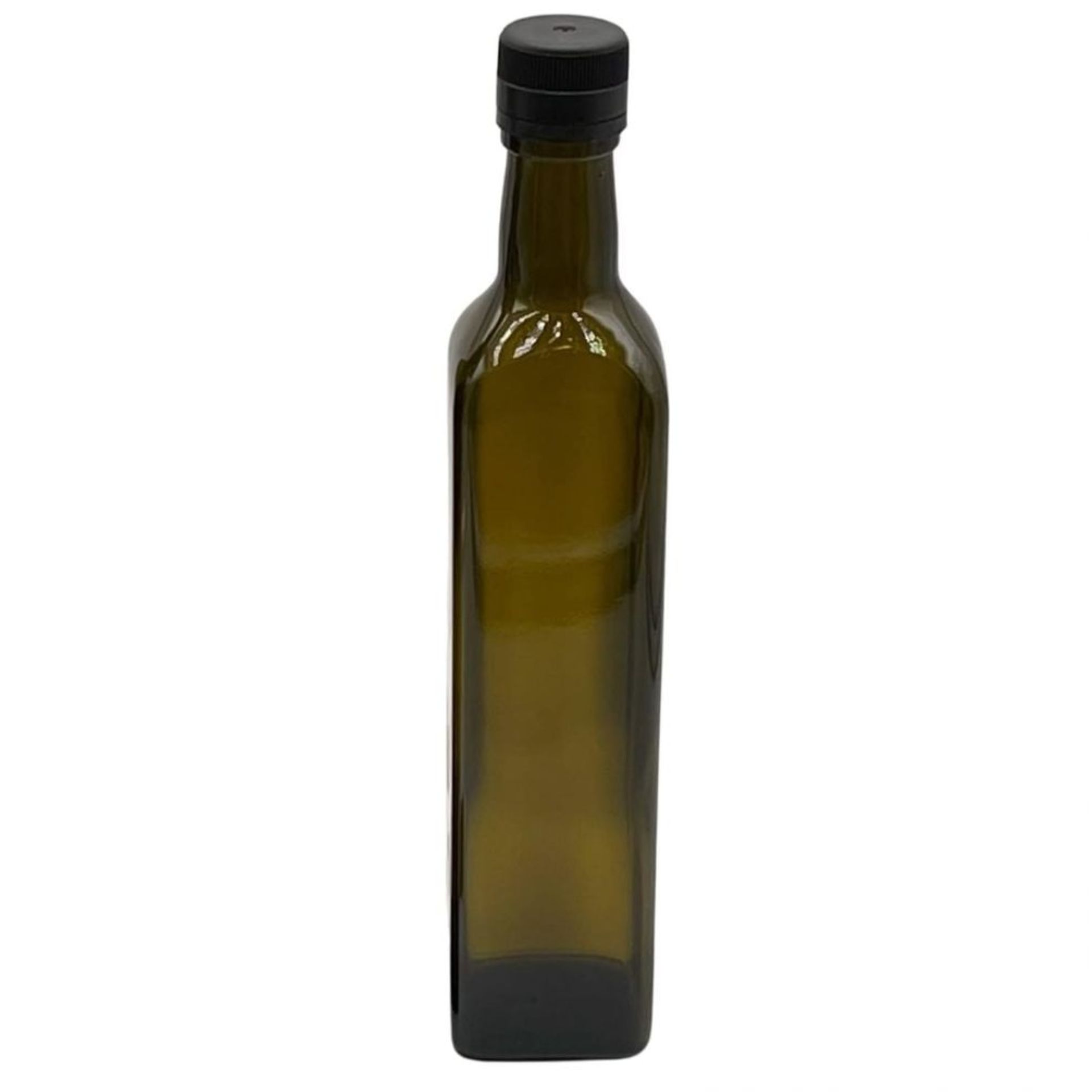 Bunte Mixgetränke in eleganten und strukturierten Flaschen vor weißem Hintergrund Zylindrisches, durchsichtiges Glas mit Schraubgewinde und ohne Deckel, auf weißem Hintergrund stehend.