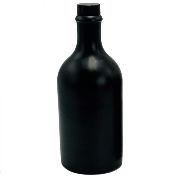 Schwarze Glasflasche mit Schraubverschluss – 500 ml leer zur Abfüllung Schwarze Glasflasche mit passendem schwarzem Verschluss, freigestellt auf weißem Hintergrund, ideal für Flüssigkeitsaufbewahrung oder besondere Getränkepräsentationen.