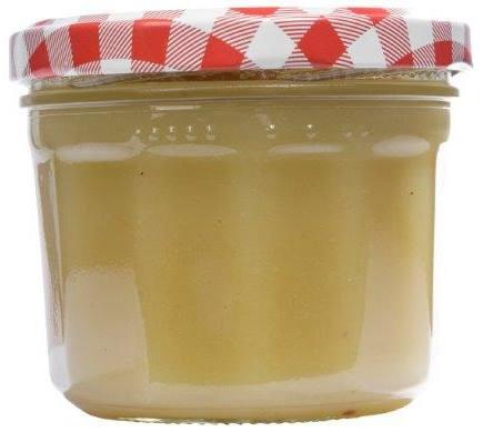 240ml Facette Gläser Set - Elegantes Design für stilvolle Getränkeservierung Vier transparente, leere Gläser mit facettierter Oberfläche und einem Fassungsvermögen von 240 ml stehen nebeneinander auf weißem Hintergrund.