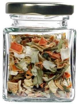 Vier leere Konservendosen aus Metall auf weißem Hintergrund – Recycling und Upcycling Verpackungen Ein Bild eines eleganten grün-braunen Glas-Biertulpenpokals auf einem Holztisch, umgeben von einem sanften Lichteinfall, das die feinen Details und Konturen des Glases betont. Perfekte Wahl für Produkteinträge in einem Online-Shop für Glaswaren.