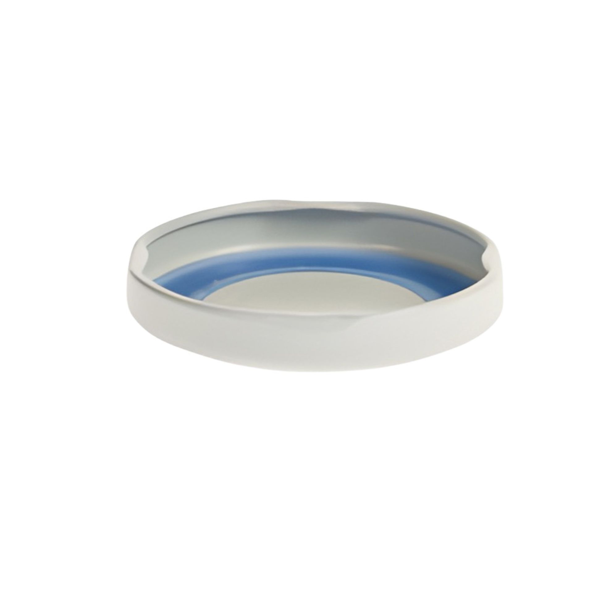 500ml Glasflasche Milchflasche mit Blueseal Deckel - Produktbild Klare Glasflasche mit 500 ml Fassungsvermögen, zylindrische Form, gefüllt mit weißer Flüssigkeit, verschlossen mit einem blauen Metalldeckel, vor weißem Hintergrund.